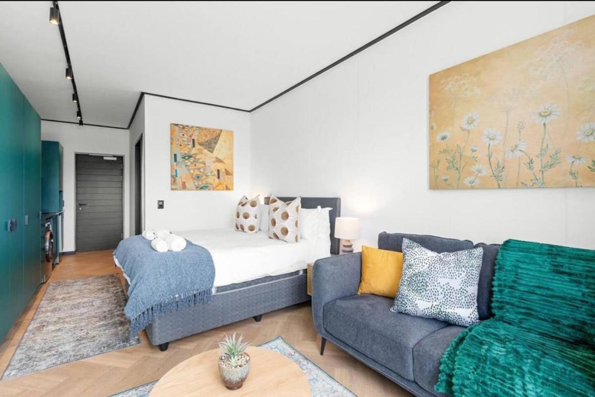Apartment Luxe At Nine Palms Near Canal Walk